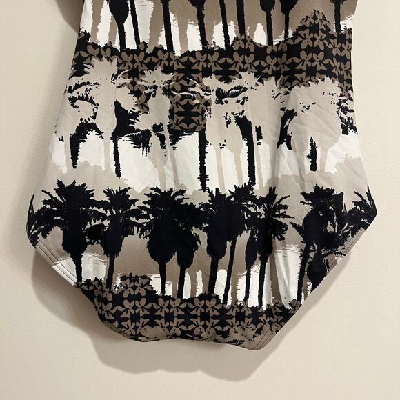 Tommy Bahama Swimsuit One Piece Neutral Colors Palm Tree Black Beige Size 16 - Picture 6 of 8